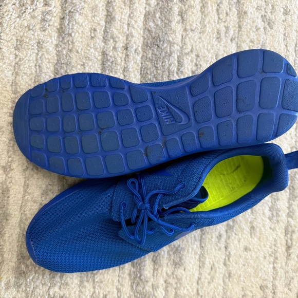Nike Blue Athletic Sneakers Lightweight Mesh Design - Picture 6 of 8